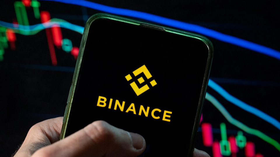 Binance приостанавливает вывод средств на банковские карты для пользователей из Украины