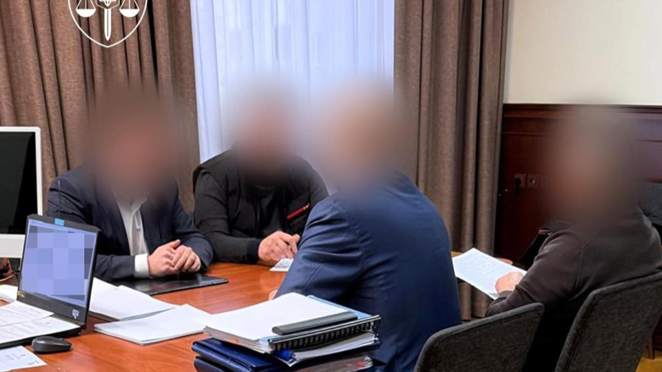 «Вирішував» податкові проблеми забудовника за $100 тисяч: адвоката у Києві викрили на шахрайстві