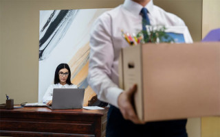 Сотрудников на больничном защитят от увольнения: готовятся изменения в КЗоТ