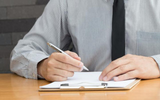 Нужен ли отдельный приказ работодателя для прекращения срочного трудового договора – позиция Верховного Суда