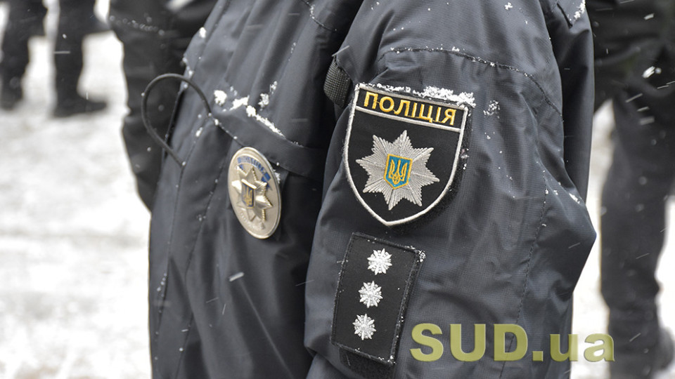 Мужчина лезет на звезду и НЛО в Киеве — полиция обнародовала самые курьезные сообщения на спецлинию 102