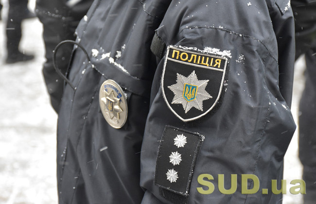 Мужчина лезет на звезду и НЛО в Киеве — полиция обнародовала самые курьезные сообщения на спецлинию 102