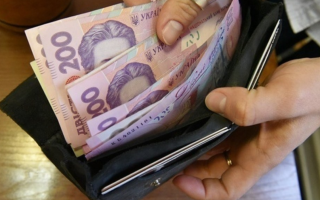 Средняя зарплата в Украине выросла до 27 167 грн – кто получает больше всего и меньше всего