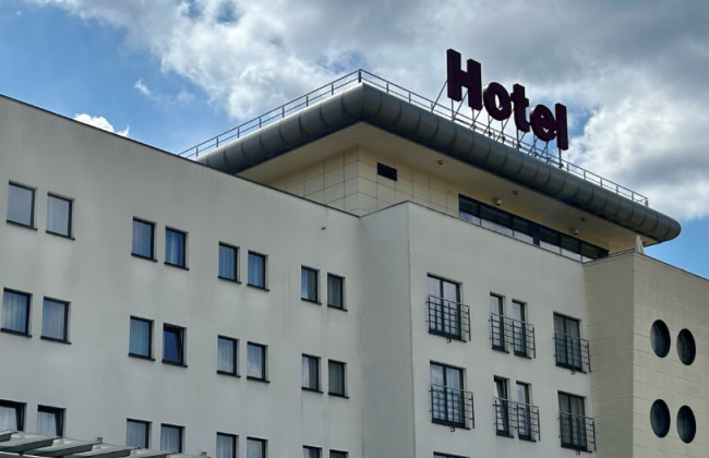 Арештовані готелі та санаторії пропонують використовувати для житла й реабілітації військових