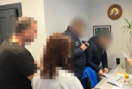Полицейского подозревают в присвоении 2,7 млн грн помощи семье погибшей защитницы «Азовстали»