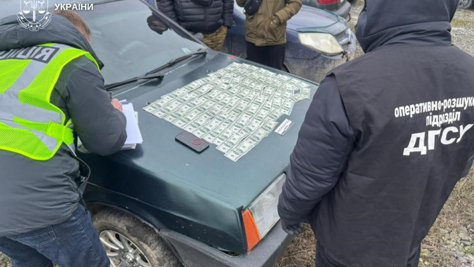 В Хмельницкой области двое 18-летних парней организовали схему переправки военнообязанных за 7 тысяч долларов