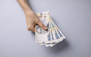 Соціальна допомога після 18 років: за якої умови усиновлена дитина отримує виплати до 23 років