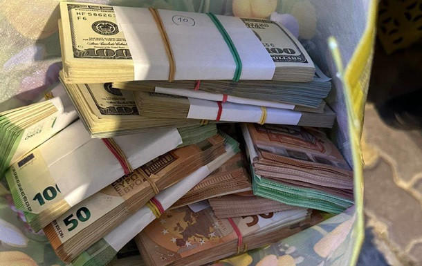 Вивезення валюти за кордон – який ліміт діє без декларації