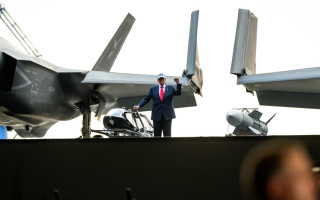 США работают над соглашением по Гренландии, которое могут предложить властям острова, — The Economist