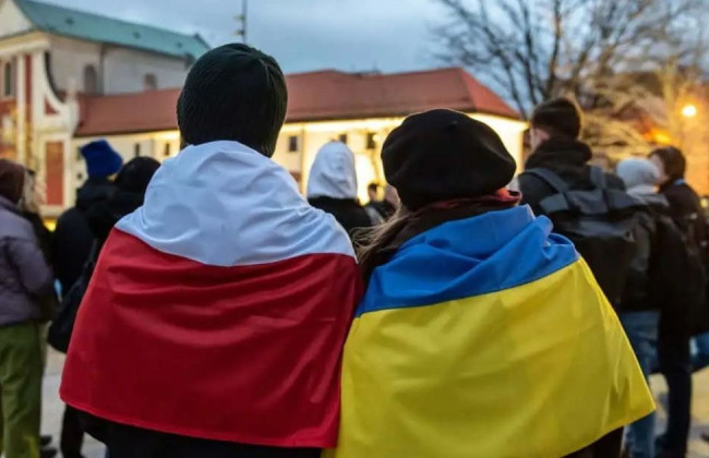 Українці в Польщі можуть отримати одноразову допомогу в 300 злотих – відеоінструкція, як подати на виплату