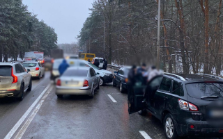 У Києві сталася масштабна ДТП за участю 13 автомобілів: фото