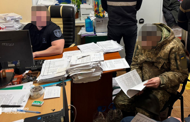 ДБР викрило схему продажу пального у військовій частині