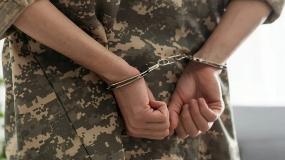 Два эпизода СЗЧ и попытка бегства за границу: на Закарпатье суд назначил военному 7 лет лишения свободы