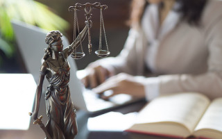 Британська юристка  «намалювала» собі 28-годинний робочий день, щоб отримати більші виплати