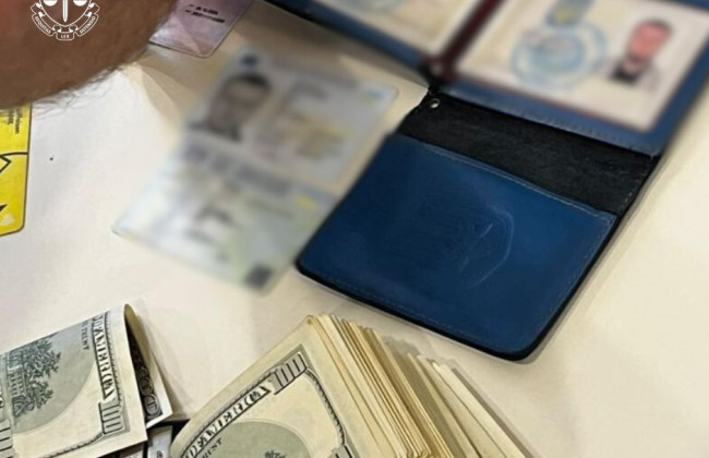 У Києві судитимуть трьох чоловіків, які за $10-14 тисяч пропонували зняття з розшуку та «бронь» від мобілізації