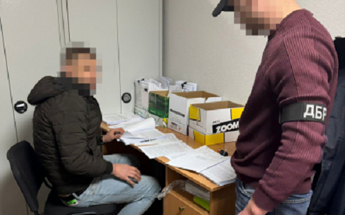 Командиру взвода в Донецкой области объявили подозрение из-за незаконных выплат «боевых» подчиненной военнослужащей