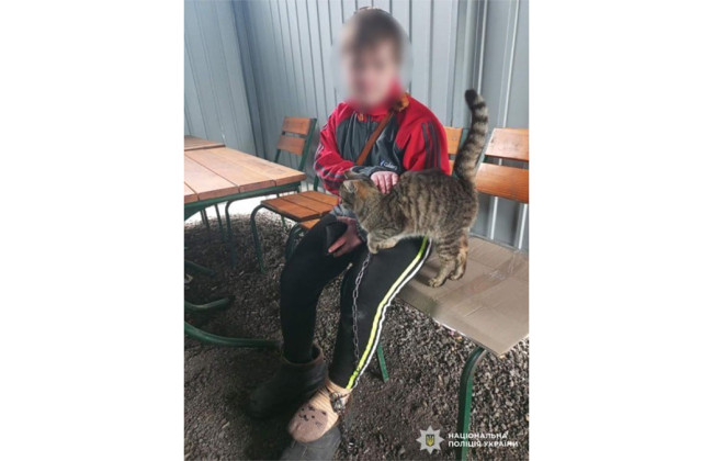 На Кіровоградщині працівниця дитбудинку приковувала 17-річну дівчину ланцюгами до ліжка