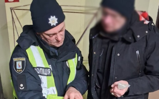 Не пустив в укриття під час атаки: поліція покарала охоронця підземного паркінгу