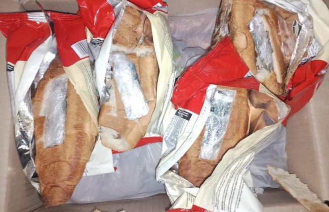 Посилка з «начинкою»: у колонію на Кіровоградщині намагалися передати роутери, сховані в круасанах, фото