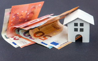 В Іспанії 86-річна власниця квартири не отримує оренду і вимагає понад €40 тисяч компенсації від держави