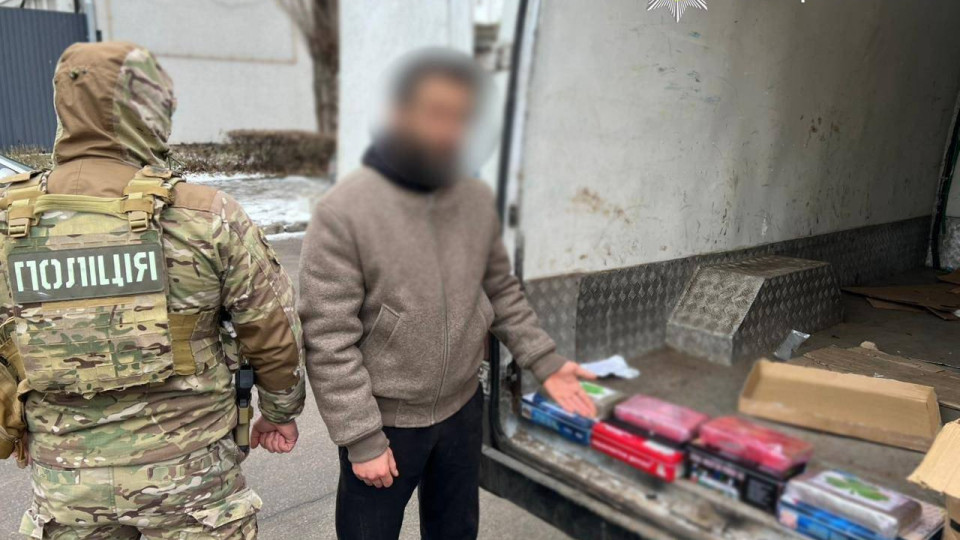 Курʼєр року: іноземець віз кокаїн Києвом у коробках з-під побутових товарів