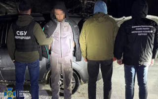 Группа инвалидности за 7000 долларов и 4000 долларов за трансфер к границе — на Закарпатье разоблачили схемы