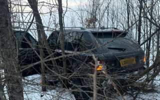 На Буковине Range Rover пытался прорваться в Румынию и травмировал пограничника, фото