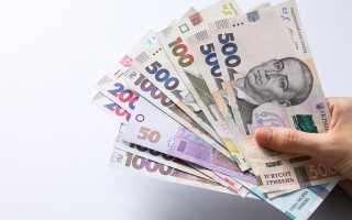 Матеріальна допомога від роботодавця: коли виплата оподатковується як зарплата