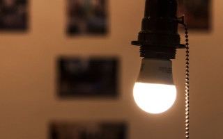 На Дніпропетровщині 12 січня діятимуть погодинні відключення світла — графіки