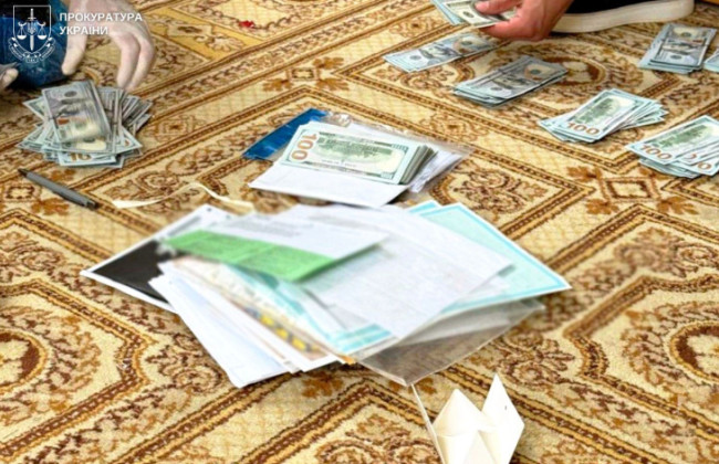 $6700 за «вирішення питання» проживання дитини з батьком — судитимуть адвокатку та посадовця