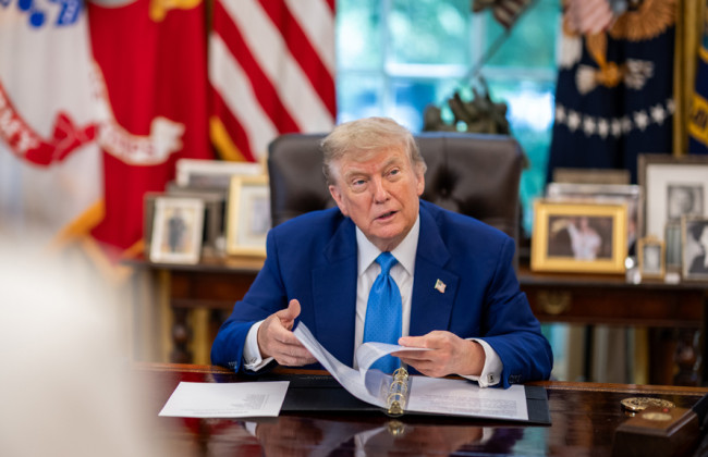 Трамп объявил о введении 25% пошлины для стран, которые ведут бизнес с Ираном