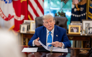 Трамп объявил о введении 25% пошлины для стран, которые ведут бизнес с Ираном