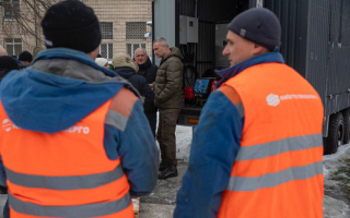 Фахівці, які ліквідовують наслідки обстрілів у Києві, отримають додаткові виплати — деталі