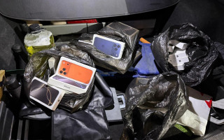 $100 за каждый iPhone: на Буковине задержали таможенника на схеме контрабанды техники Apple, фото