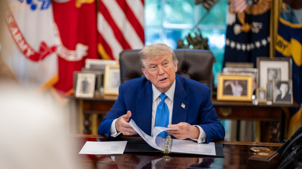 Трамп объявил о введении 25% пошлины для стран, которые ведут бизнес с Ираном