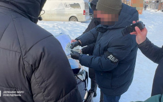 На Волині викрили керівника ТЦК, який за гроші знімав з розшуку «клієнтів»