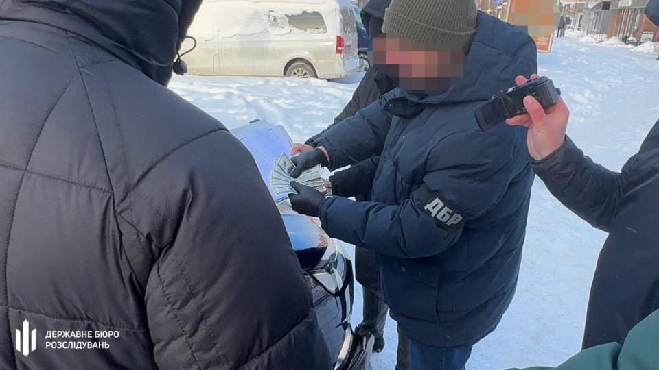 На Волыни разоблачили руководителя ТЦК, который за деньги снимал с розыска «клиентов»