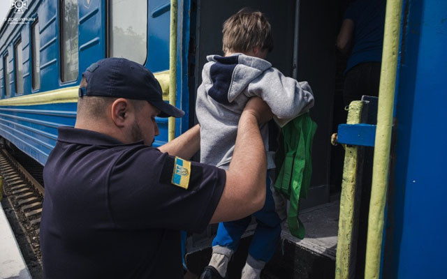 З п’яти населених пунктів Запорізької області оголосили обов’язкову евакуацію 40 дітей
