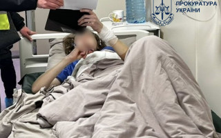 Нападение с ножом в школе Киева – суд избрал меру пресечения подростку