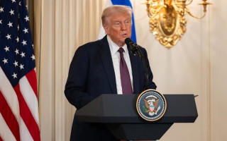 Дональд Трамп пригрозил премьеру Гренландии за желание остаться с Данией