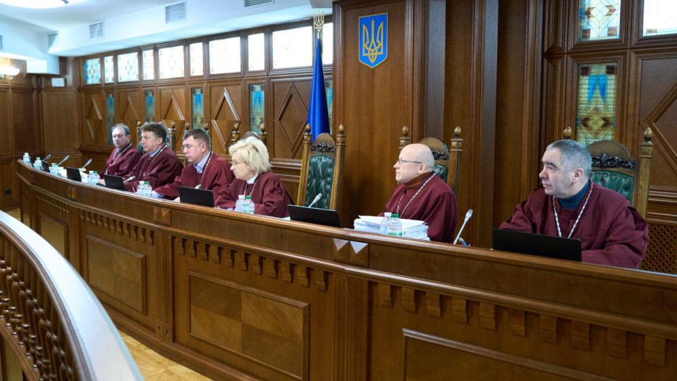 Податкові зобов’язання та відповідальність: КСУ розглянув справу щодо платників єдиного податку ІІІ групи