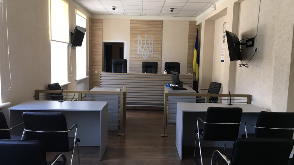 Які права і обов’язки у суді мають учасники адміністративної справи