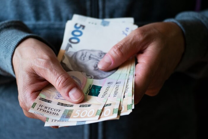 Виплати на поховання та відрахування з пенсій тепер фінансуватимуть централізовано