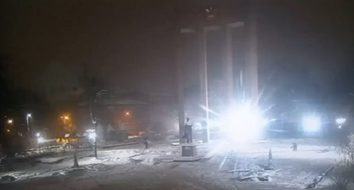 Во Львове дрон упал на детскую площадку возле памятника Бандере – видео