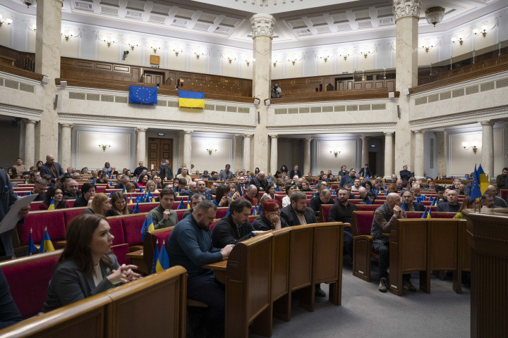 В Украине обновят шрифт для официальных актов и создадут юридический глоссарий — Рада проголосовала