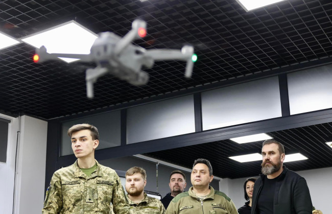 МОН усиливает практическую составляющую курса «Защита Украины» для школьников: что внедряют