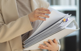 Працівник у відрядженні витратив кошти понад норму — чи нараховується ЄСВ