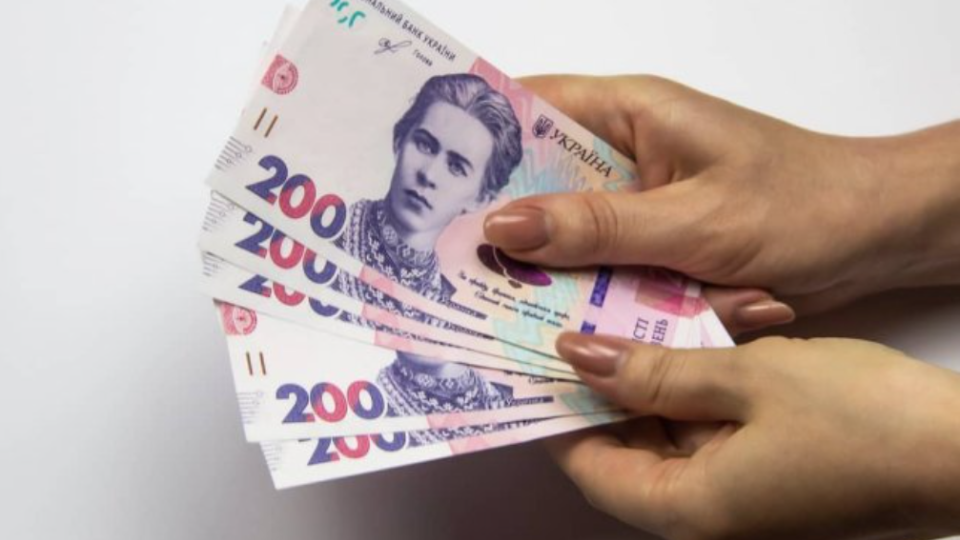 Женщина обязана вернуть 21 тысячу гривен пособия по безработице из-за скрытой надбавки на ребенка с инвалидностью: решение суда