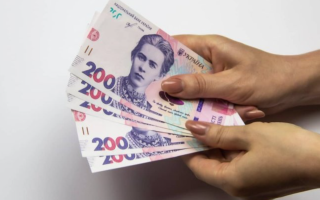 Жінка має повернути 21 тисячу гривень допомоги по безробіттю через приховану надбавку на дитину з інвалідністю: рішення суду