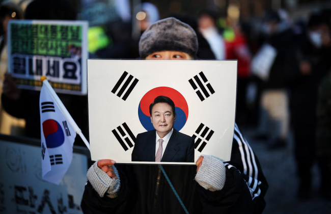 Экс-президента Южной Кореи Юн Сок Еля приговорили к 5 годам лишения свободы по делу о военном положении